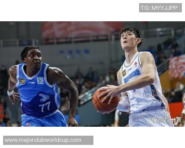 广东队与福建队激战正酣直播CBA精彩瞬间不容错过